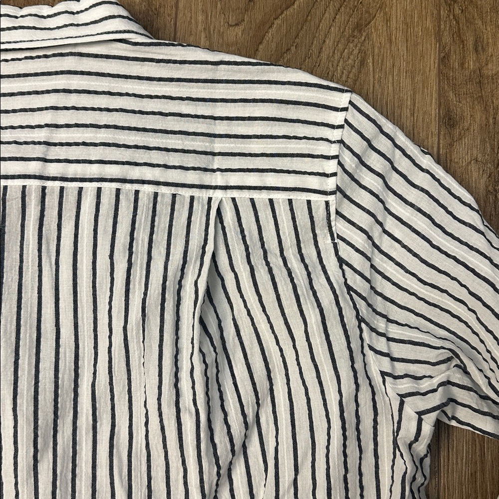 LOFT  Casual Striped Shirt in Gray and White - Picture 9 of 10